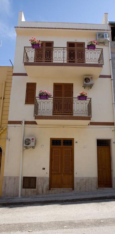 Casa Liberta Apartment กัสเตลลัมมาเร เดล โกลโฟ ภายนอก รูปภาพ